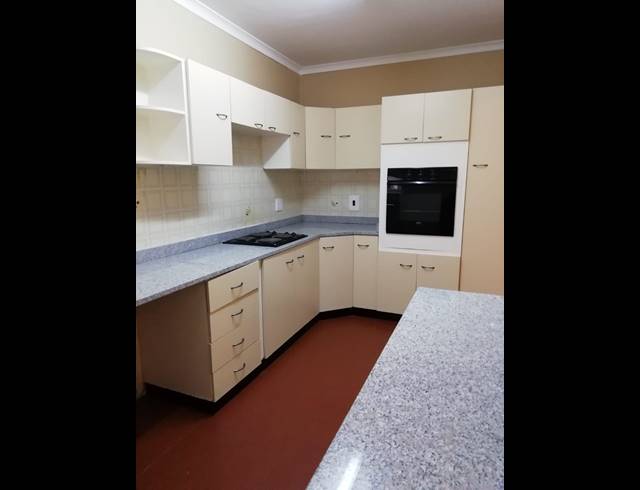 2 BEDROOM DUPLEX RENTED IN ESSENWOOD